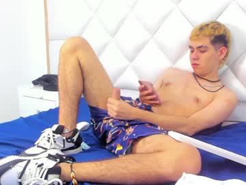 Axel_Cifer Chaturbate stream image from January 03, 2025