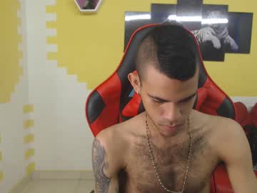 Adri_Sexboy Chaturbate stream image from January 03, 2025