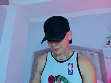 Raymondstonee Chaturbate stream image from January 03, 2025
