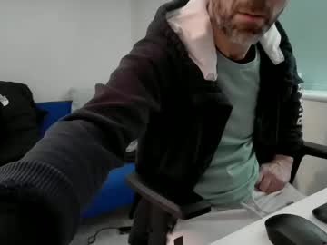 Bubblebumdave Chaturbate stream image from January 03, 2025