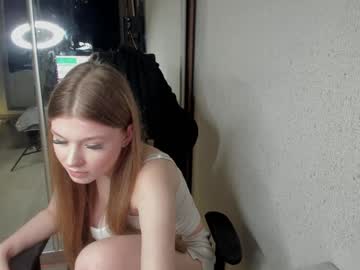 Mila_Lll Chaturbate stream image from January 03, 2025