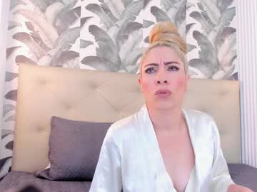 Viktoria_Davis_ Chaturbate stream image from January 03, 2025