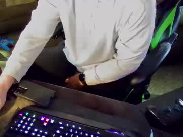 Dotyoureyezez Chaturbate stream image from January 03, 2025