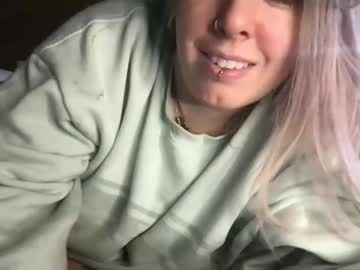 Mis0h0rnybabii Chaturbate stream image from January 03, 2025