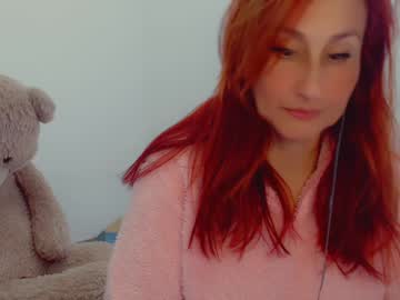 Skarlett2072 Chaturbate stream image from January 03, 2025