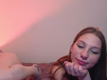 Fiamoor Chaturbate stream image from January 03, 2025