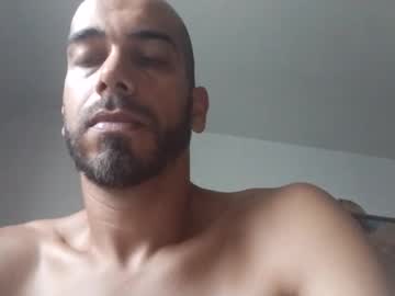 Ick10 Chaturbate stream image from January 03, 2025