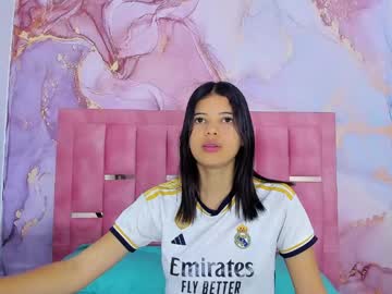 Lizzmartin Chaturbate stream image from January 03, 2025