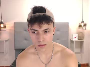 Edutwinkxxx Chaturbate stream image from January 03, 2025