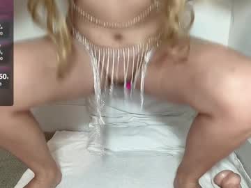 Honey_Booboobby Chaturbate stream image from January 03, 2025
