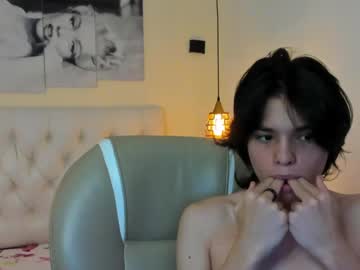 Mikaelphantom Chaturbate stream image from January 03, 2025