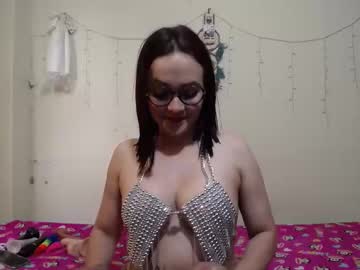 Nicolle_Sky Chaturbate stream image from January 03, 2025