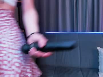 _Onetwotree Chaturbate stream image from January 03, 2025