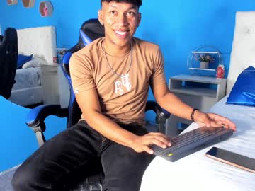 Bratt_Pit_20 Chaturbate stream image from January 03, 2025