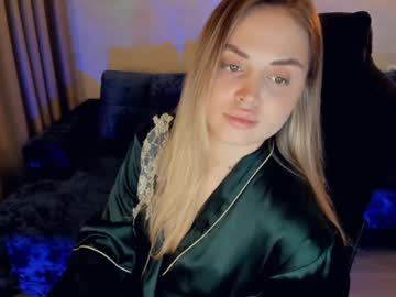 Crystalemily Chaturbate stream image from January 03, 2025