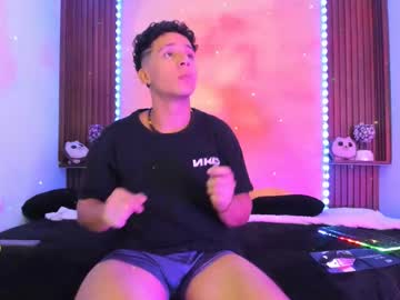 Grooty_27 Chaturbate stream image from January 03, 2025
