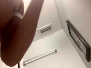 Mrhanglow_Bwc Chaturbate stream image from January 03, 2025