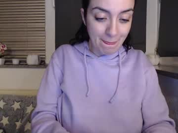 Peachylindaofficial Chaturbate stream image from January 03, 2025
