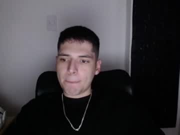 Emilionavarroz Chaturbate stream image from January 03, 2025