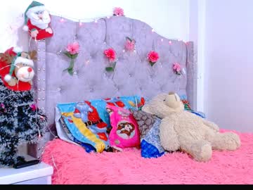 Chanelle_07 Chaturbate stream image from January 03, 2025