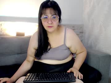 Ginnylicious7 Chaturbate stream image from January 04, 2025