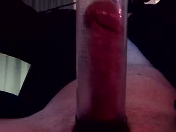 Hungbator6688 Chaturbate stream image from January 04, 2025