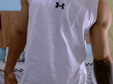 Albertbernal69 Chaturbate stream image from January 04, 2025