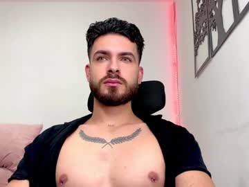 Maxtowers Chaturbate stream image from January 04, 2025