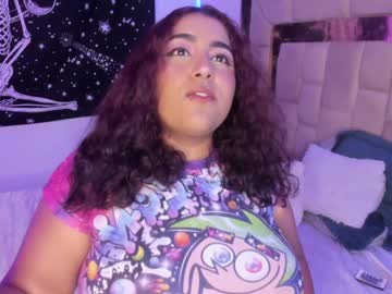Sheeylaroee Chaturbate stream image from January 04, 2025
