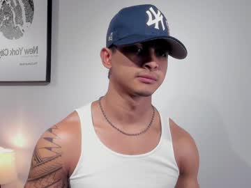 Adonis_Dlh Chaturbate stream image from January 04, 2025