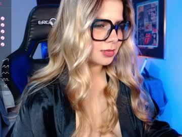 Avrill_Morgan Chaturbate stream image from January 04, 2025