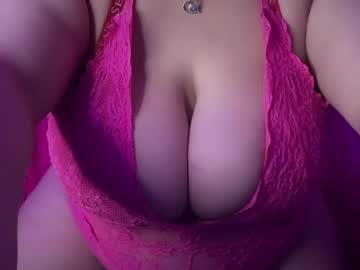 Curlykaii55 Chaturbate stream image from January 04, 2025