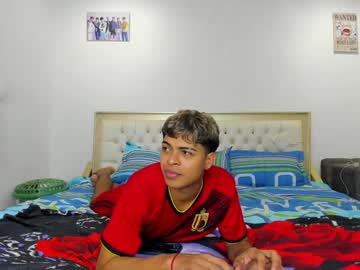 Dafnezahiraa_ Chaturbate stream image from January 04, 2025