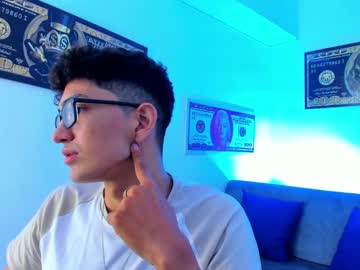Tylerwhiite_ Chaturbate stream image from January 04, 2025