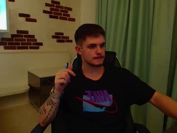 Kavinakul Chaturbate stream image from January 04, 2025