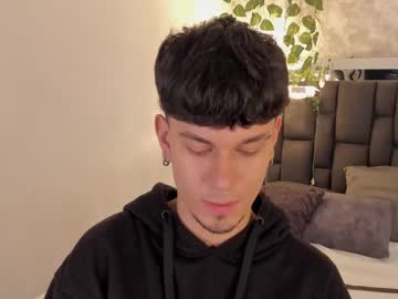 Liam_Thunder Chaturbate stream image from January 04, 2025