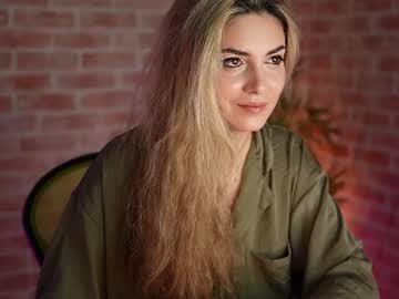 Alliesynns Chaturbate stream image from January 04, 2025