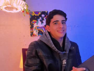Aronfalcon Chaturbate stream image from January 04, 2025