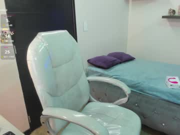 Eliie_Ruizz Chaturbate stream image from January 04, 2025