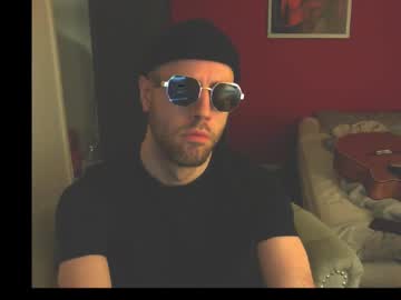 Wolves_Inside Chaturbate stream image from January 04, 2025
