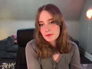 Eviecam Chaturbate stream image from January 04, 2025