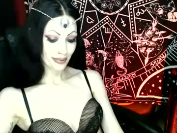 Missmoondoll Chaturbate stream image from January 04, 2025