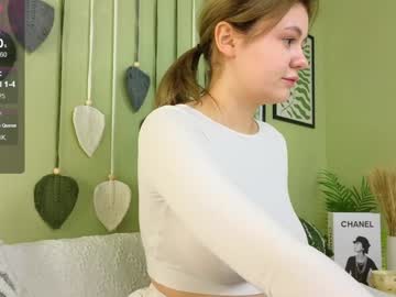 Cupcake_Dream Chaturbate stream image from January 04, 2025