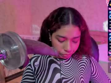Giselle_Up Chaturbate stream image from January 04, 2025
