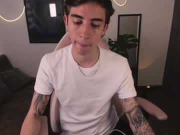 Littleferxxo Chaturbate stream image from January 04, 2025