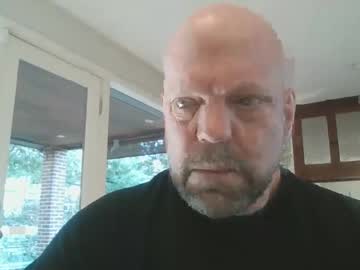 Bulldog302w Chaturbate stream image from January 04, 2025
