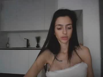 Siliconetits_Brunette Chaturbate stream image from January 04, 2025
