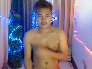 Ur_Hugechinito Chaturbate stream image from January 04, 2025
