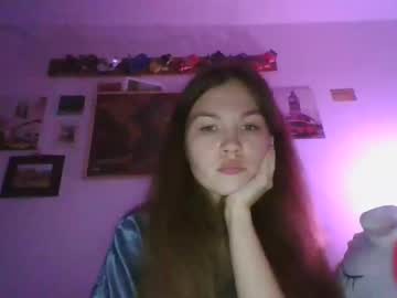 Glitter_Doll Chaturbate stream image from January 04, 2025