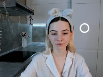 Lynetteesser Chaturbate stream image from January 04, 2025